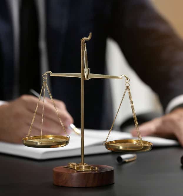 بهترین وکیل در خیابان آیت تهران