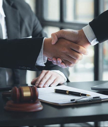 بهترین وکیل در بلوار اندرزگو